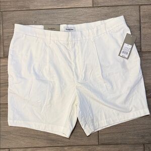 NWT Goodfellow & Co White Pleated Front Shorts Sz 38